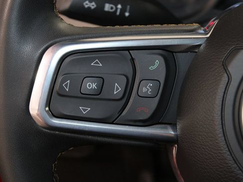 Used 2025 Jeep Wrangler Unlimited Sahara AWD/4WD image 36