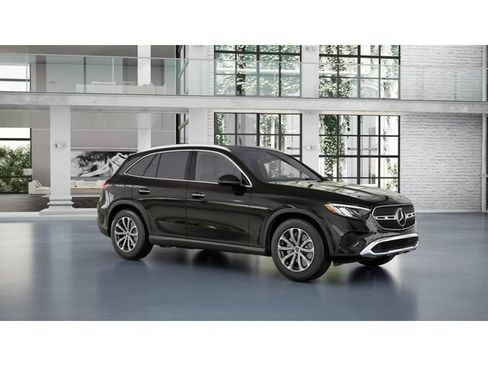 Used 2026 Mercedes-Benz GLC 300 4MATIC image 12