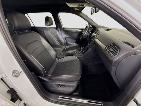 Used 2024 Volkswagen Tiguan SEL R-Line image 29