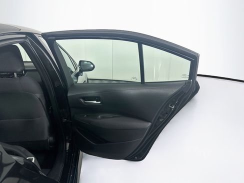 Used 2021 Toyota Corolla LE FWD image 28