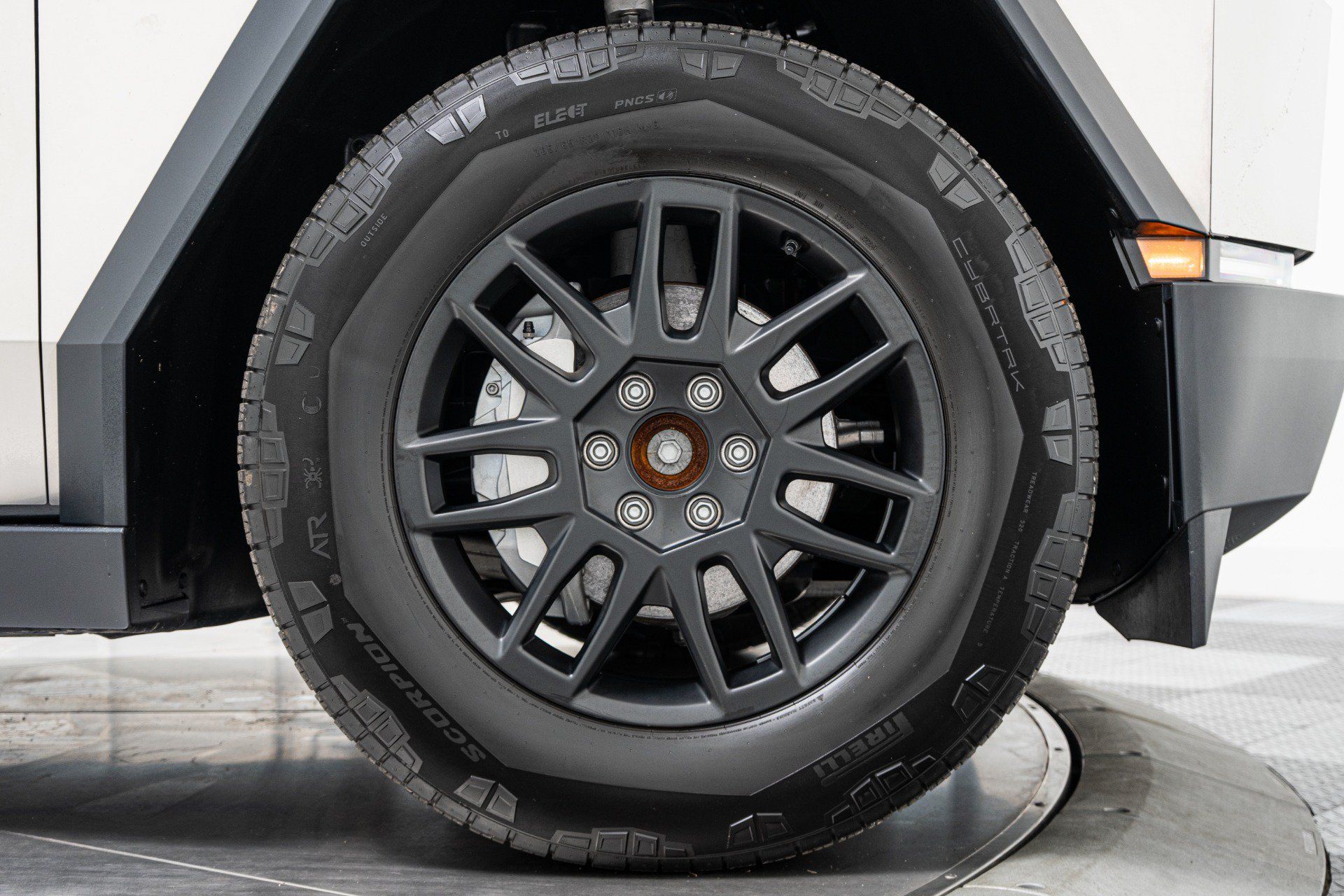 Used 2024 Tesla Cybertruck Cyberbeast AWD/4WD image 39