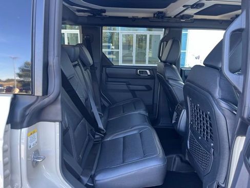 New 2025 Ford Bronco Badlands image 6