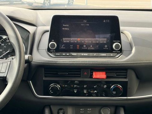 Used 2024 Nissan Rogue S FWD image 23