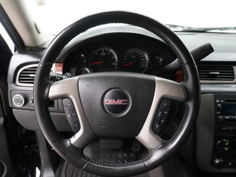 Used 2014 GMC Yukon XL SLT image 19