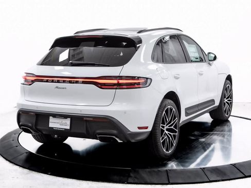Certified 2025 Porsche Macan image 7