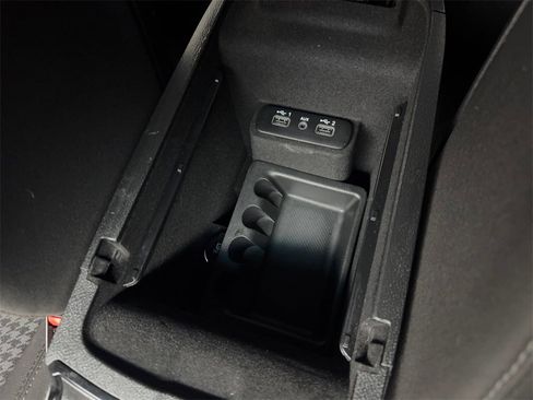 Used 2022 Dodge Charger R/T w/ Blacktop Package image 69