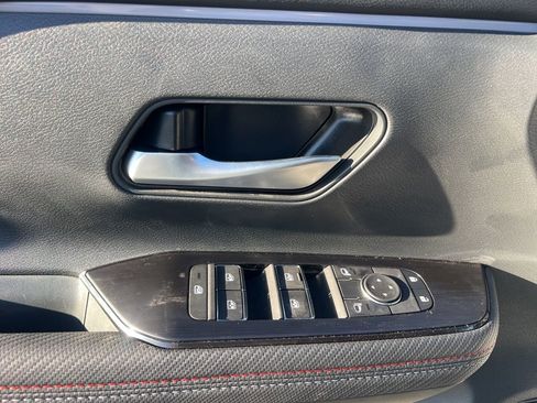 New 2026 Nissan Kicks SR w/ Cold Weather Package image 24