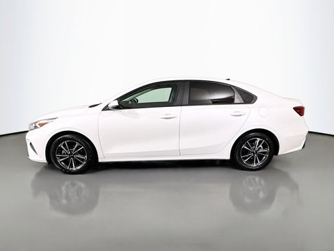Used 2023 Kia Forte LXS w/ LXS Technology Package FWD image 6