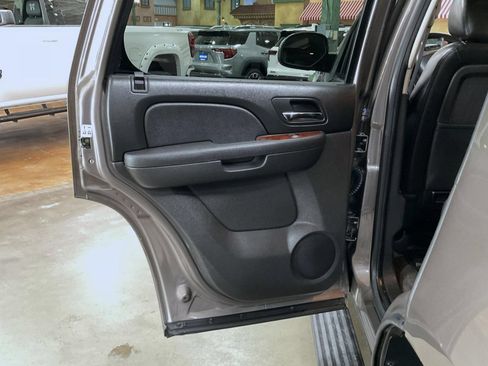 Used 2014 Chevrolet Tahoe LTZ AWD/4WD image 22