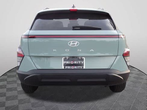 Used 2025 Hyundai Kona SEL FWD image 3