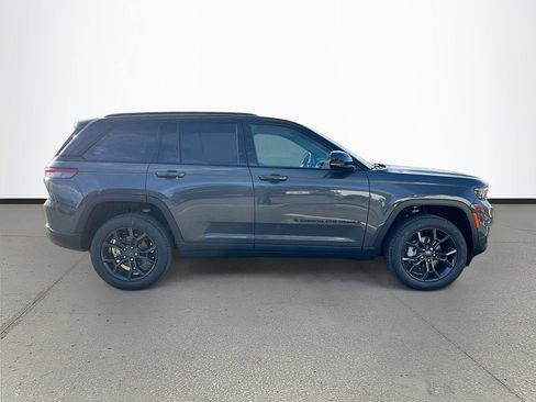New 2025 Jeep Grand Cherokee Limited w/ Trailer Tow Package image 8
