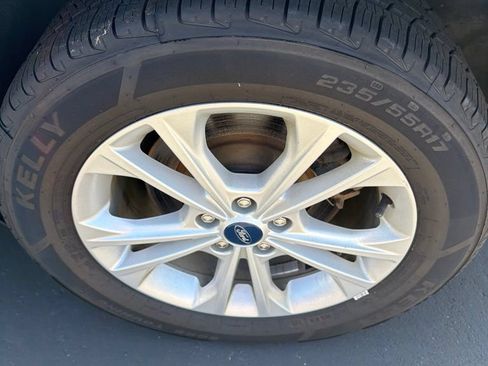 Used 2019 Ford Escape SEL AWD/4WD image 9