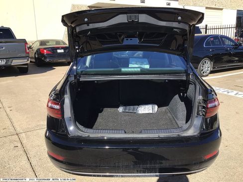 Used 2021 Volkswagen Jetta SE image 14