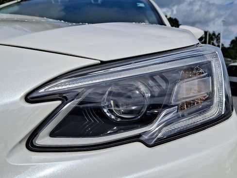 Used 2022 Subaru Outback Limited AWD/4WD image 9