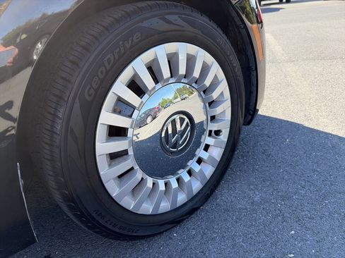 Used 2013 Volkswagen Beetle 2.5 FWD image 17
