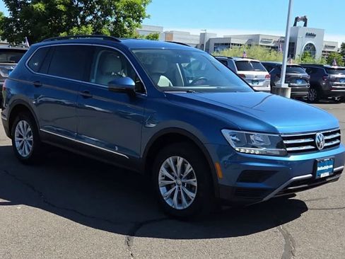 Used 2018 Volkswagen Tiguan SE AWD/4WD image 2