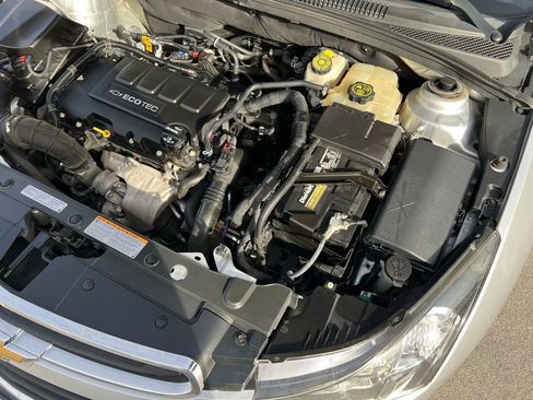 Used 2016 Chevrolet Cruze LT image 38