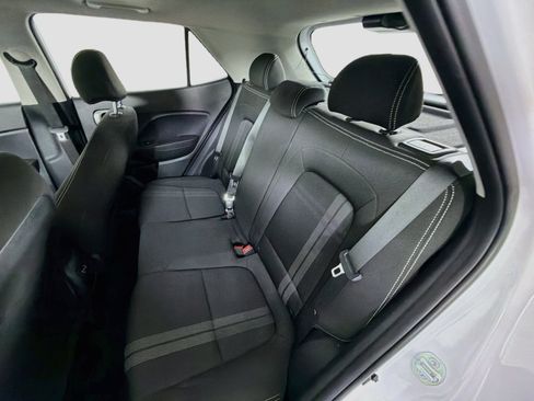 Used 2025 Hyundai Venue SEL FWD image 27