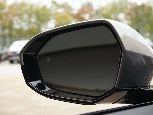 Used 2023 BMW 740i w/ Executive Package image 27