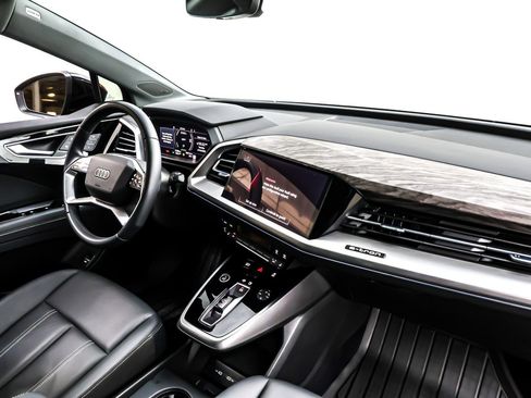 Used 2023 Audi Q4 e-tron Premium Plus w/ Premium Plus image 17