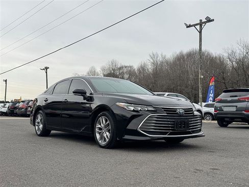 Used 2019 Toyota Avalon XLE w/ All Weather Liner Package image 7