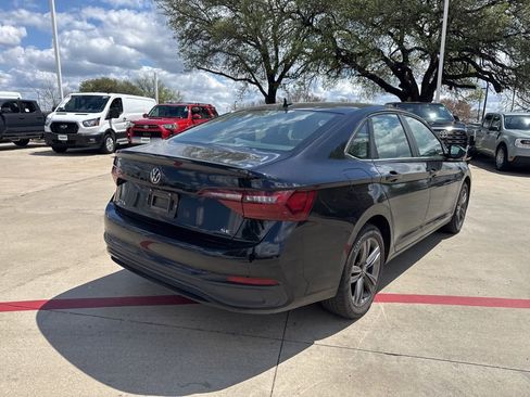 Used 2024 Volkswagen Jetta SE image 7