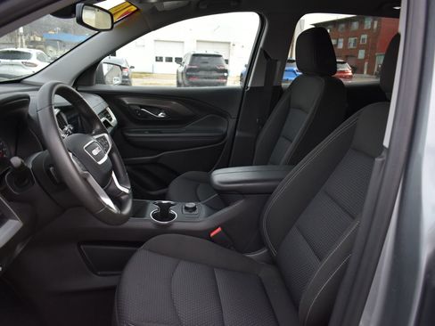 Used 2024 GMC Terrain SLE image 14