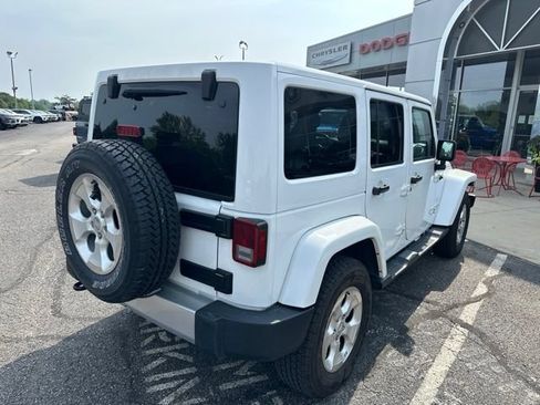 Used 2015 Jeep Wrangler Unlimited Sahara w/ Connectivity Group AWD/4WD image 7