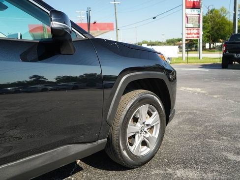 Used 2025 Toyota RAV4 XLE AWD/4WD image 19