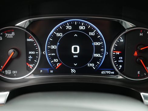 Used 2023 Chevrolet Traverse Premier AWD/4WD image 21