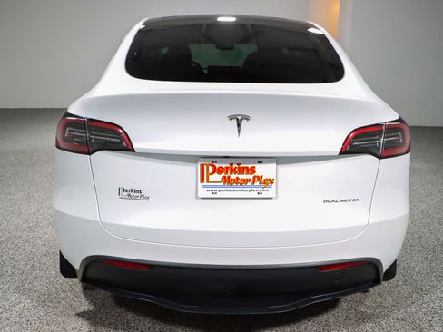 Used 2023 Tesla Model Y Long Range image 8