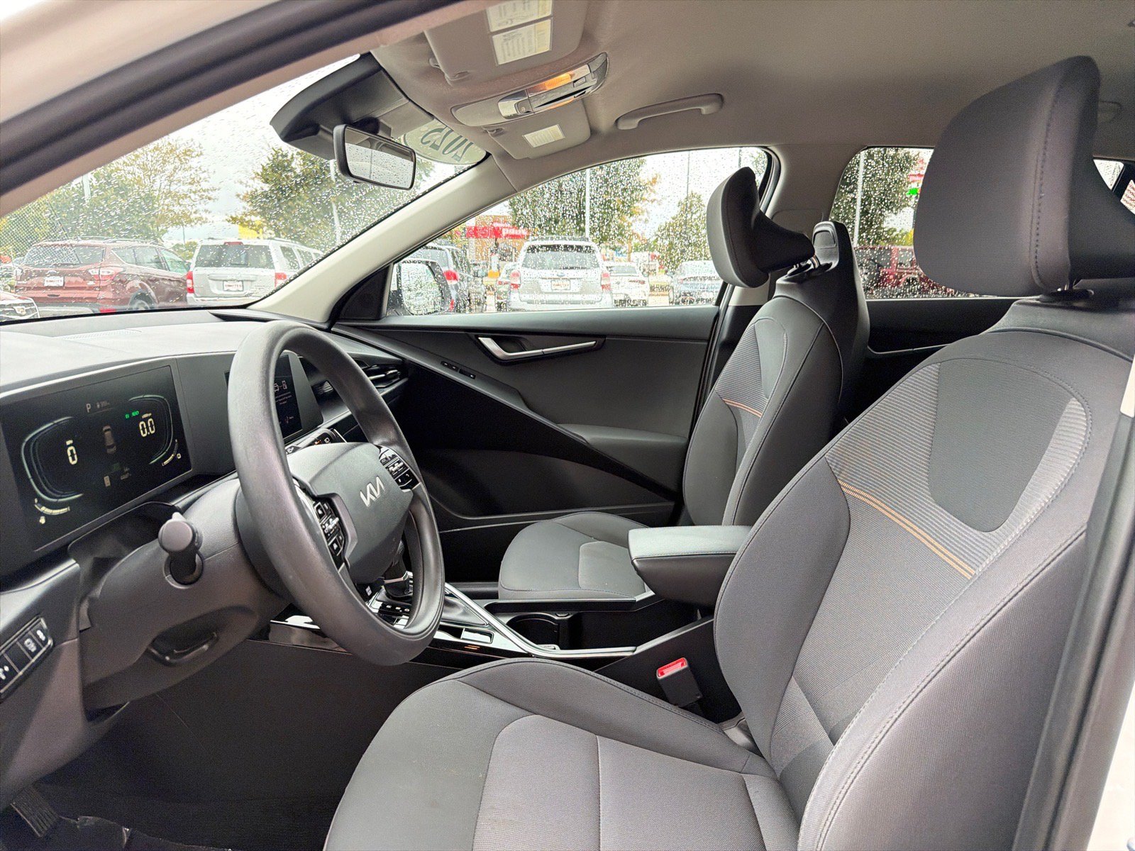 Used 2025 Kia Niro LX FWD image 12