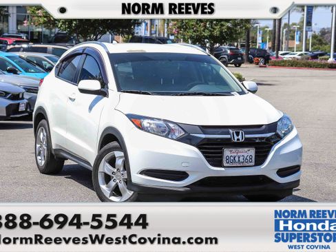 Used 2018 Honda HR-V LX image 1