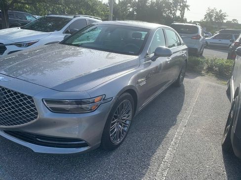 Used 2022 Genesis G90 3.3T Premium RWD image 2