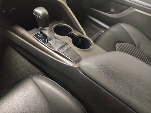 Used 2022 Toyota Camry SE image 26