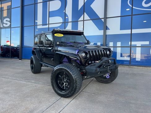 Used 2021 Jeep Wrangler Unlimited Sport image 4