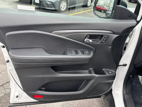 Used 2022 Honda Ridgeline RTL image 10