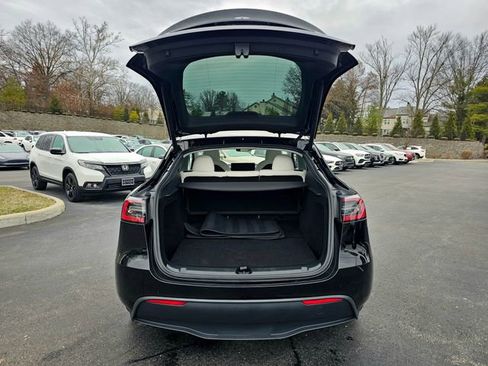 Used 2025 Tesla Model Y Long Range image 10