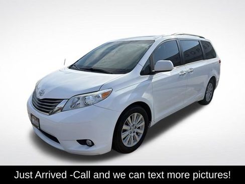 Used 2013 Toyota Sienna XLE w/ Entertainment Pkg AWD/4WD image 1