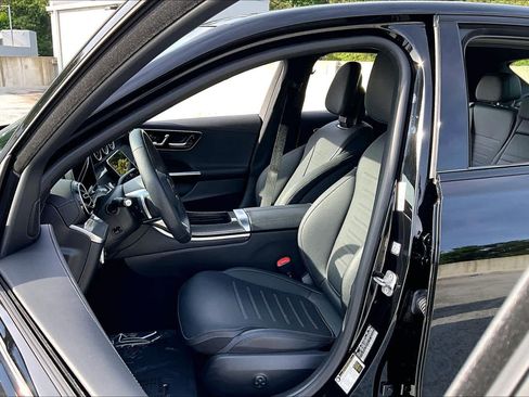 Used 2025 Mercedes-Benz C 300 4MATIC Sedan image 8
