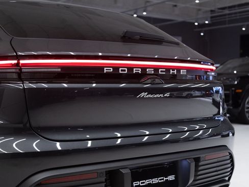 Certified 2026 Porsche Macan 4 Electric AWD/4WD image 30