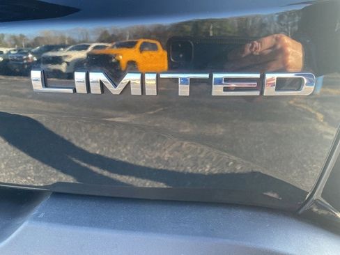 Used 2018 Jeep Renegade Limited w/ UConnect 8.4 Nav Group image 7