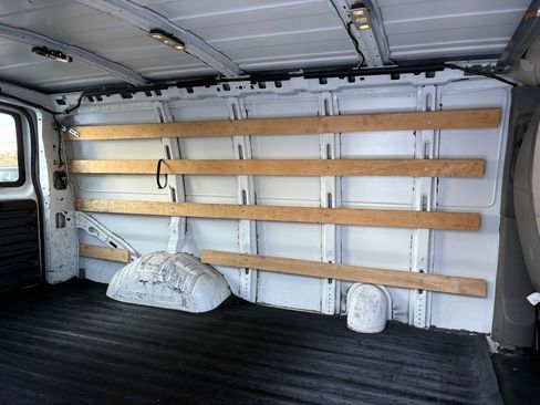 Used 2015 GMC Savana 2500 image 12