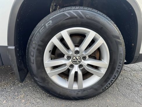 Used 2017 Volkswagen Tiguan S AWD/4WD image 9