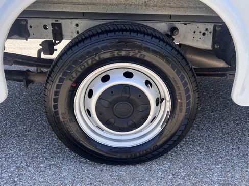 Used 2020 Ford Transit 250 XL image 27