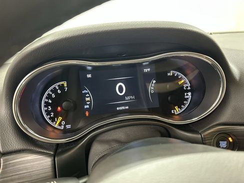 Used 2019 Jeep Grand Cherokee Limited AWD/4WD image 13