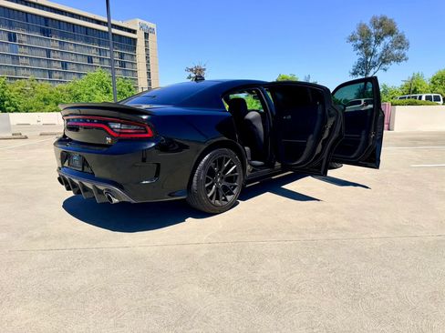 Used 2019 Dodge Charger Scat Pack RWD image 15
