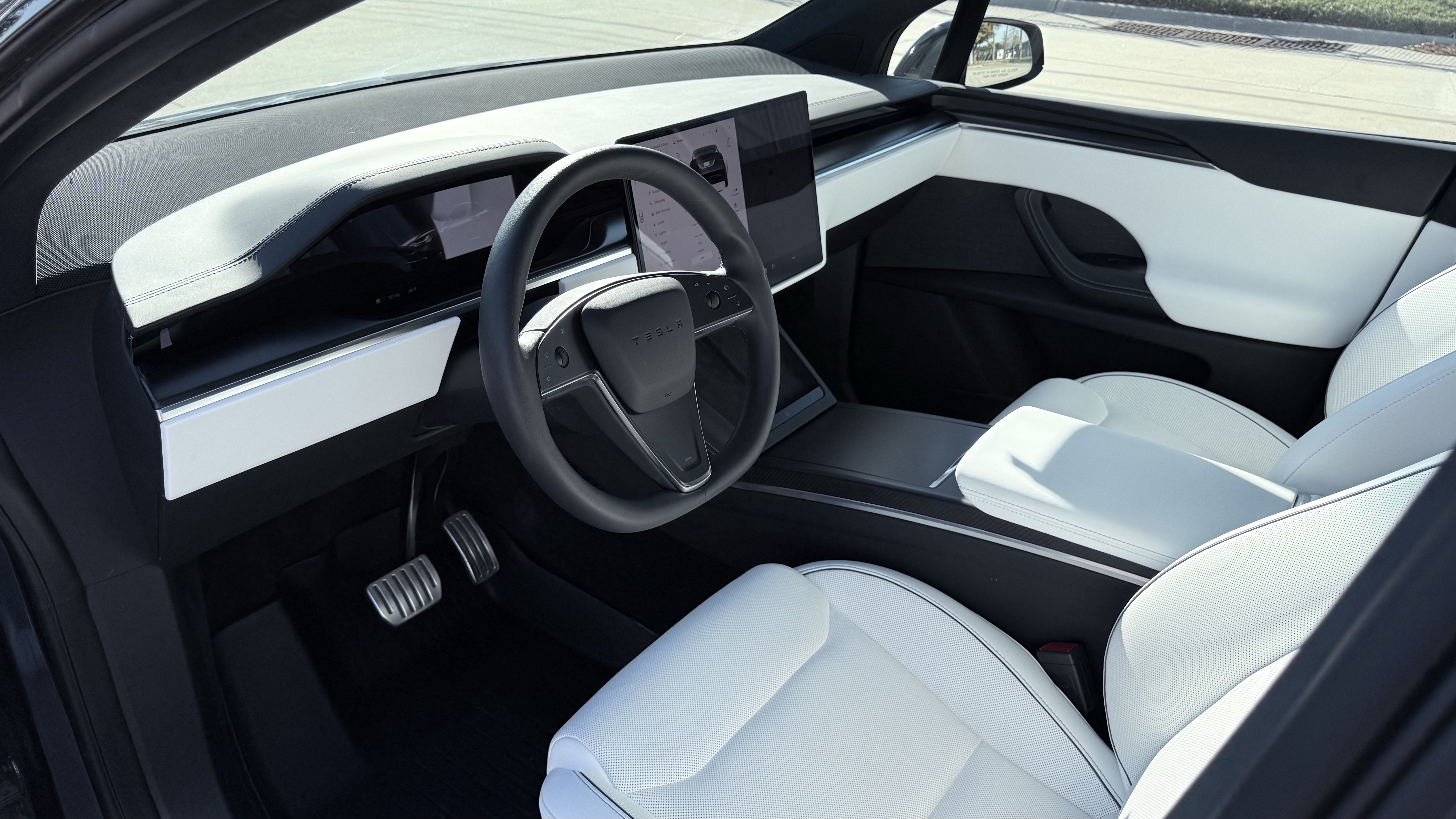 Used 2024 Tesla Model X Plaid AWD/4WD image 31