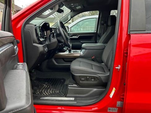 Used 2022 Chevrolet Silverado 1500 LT w/ Z71 Off-Road Package image 3