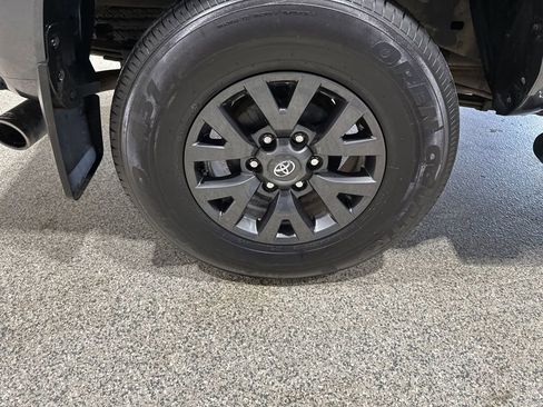 Certified 2022 Toyota Tacoma SR5 AWD/4WD image 21